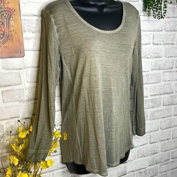 Crosby Lightweight Soft Top with Sequins Sides Shirt Boho Size Small Oversized - Picture 1 of 8